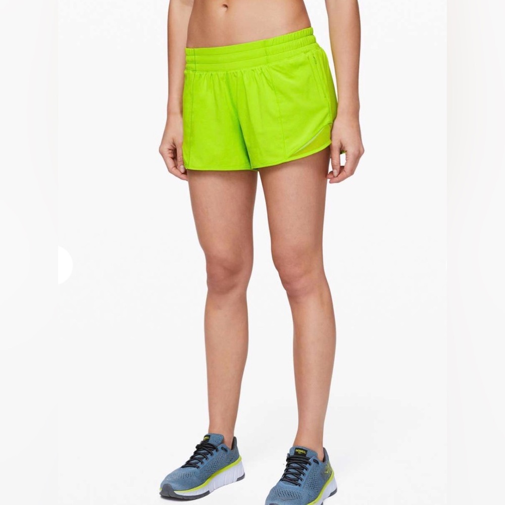 Lululemon Hotty Hot Short II *Long 4"
Lime Pop size 6